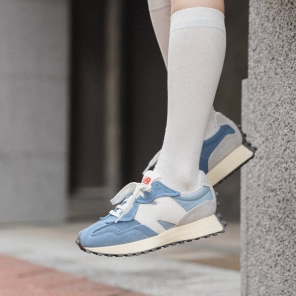 New Balance 327 Unisex WOMEN'S ~various sizes~ Sneakers Shoes Laguna Blue White - Picture 2 of 5